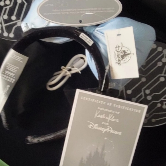 NEW Disney Parks Light-up Designer Karlie Kloss Ears Headband Limited Release LR - Picture 15 of 15